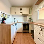 Zaporoska Skyline View By Bookinghost דירה ורוצלב