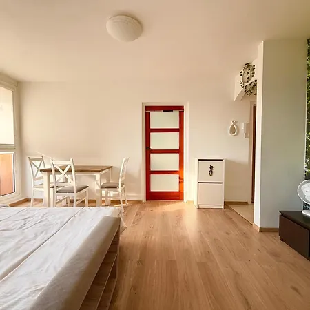 Zaporoska Skyline View By Bookinghost Apartman