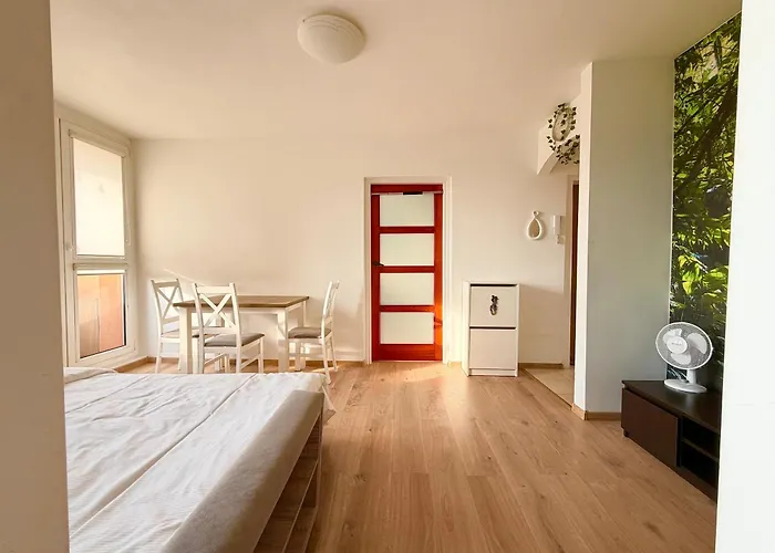 Zaporoska Skyline View By Bookinghost Apartman