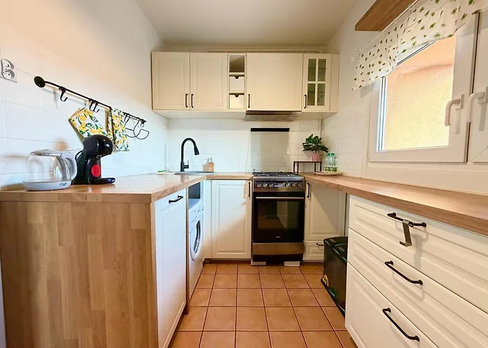 Zaporoska Skyline View By Bookinghost Apartman Wrocław